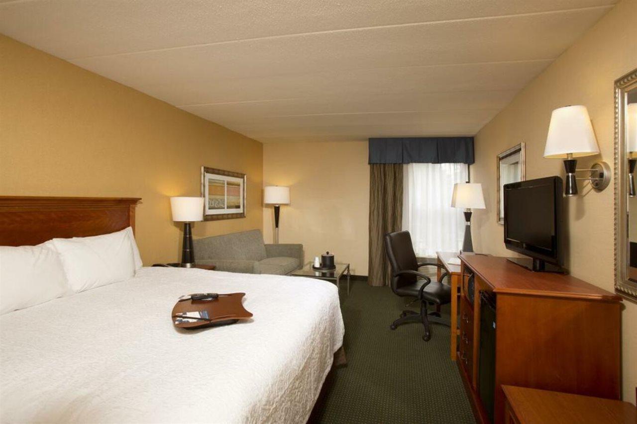 Hampton Inn Alexandria Exterior photo