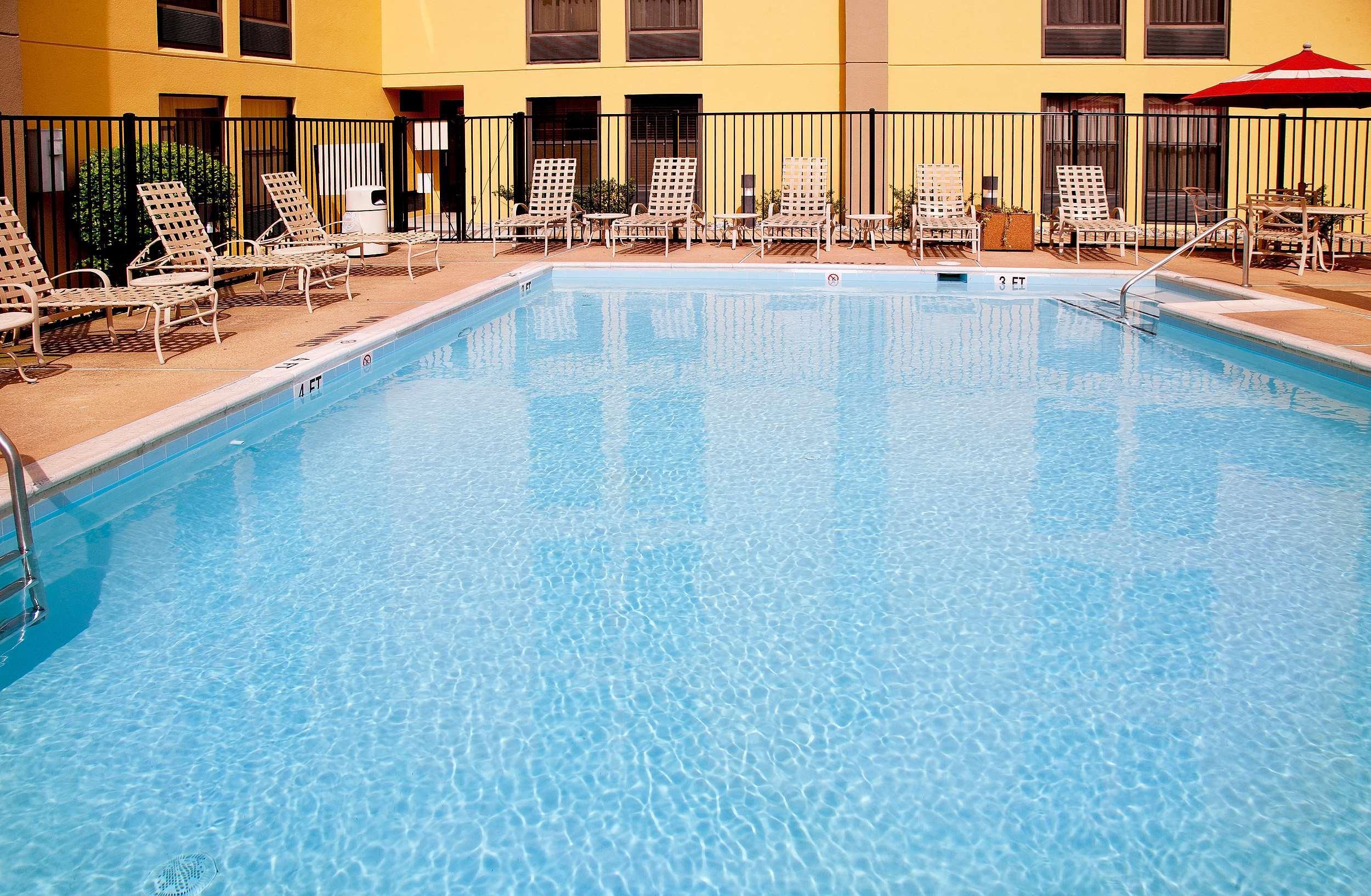 Hampton Inn Alexandria Exterior photo