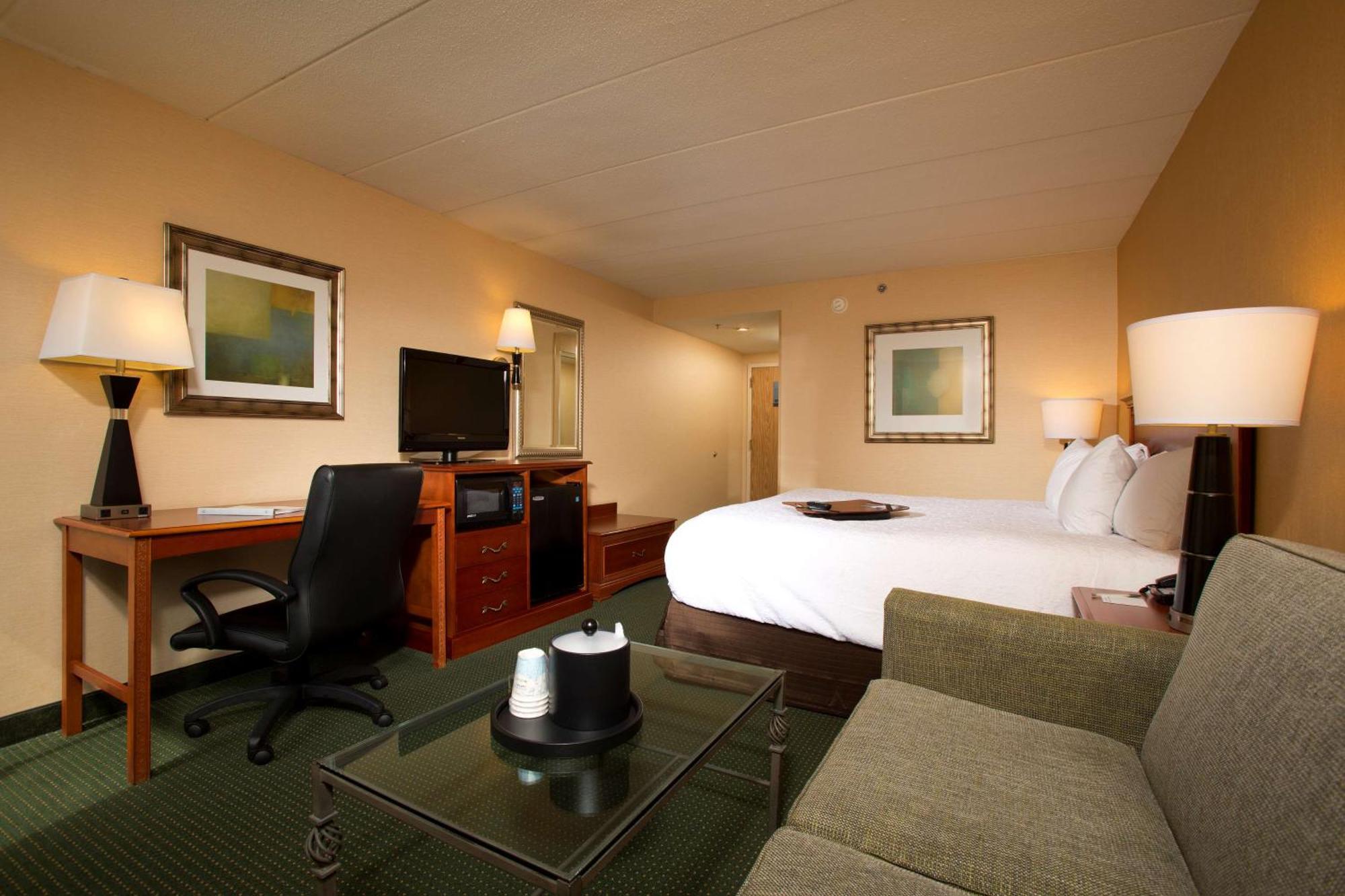 Hampton Inn Alexandria Exterior photo
